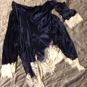 Elegant open front robe